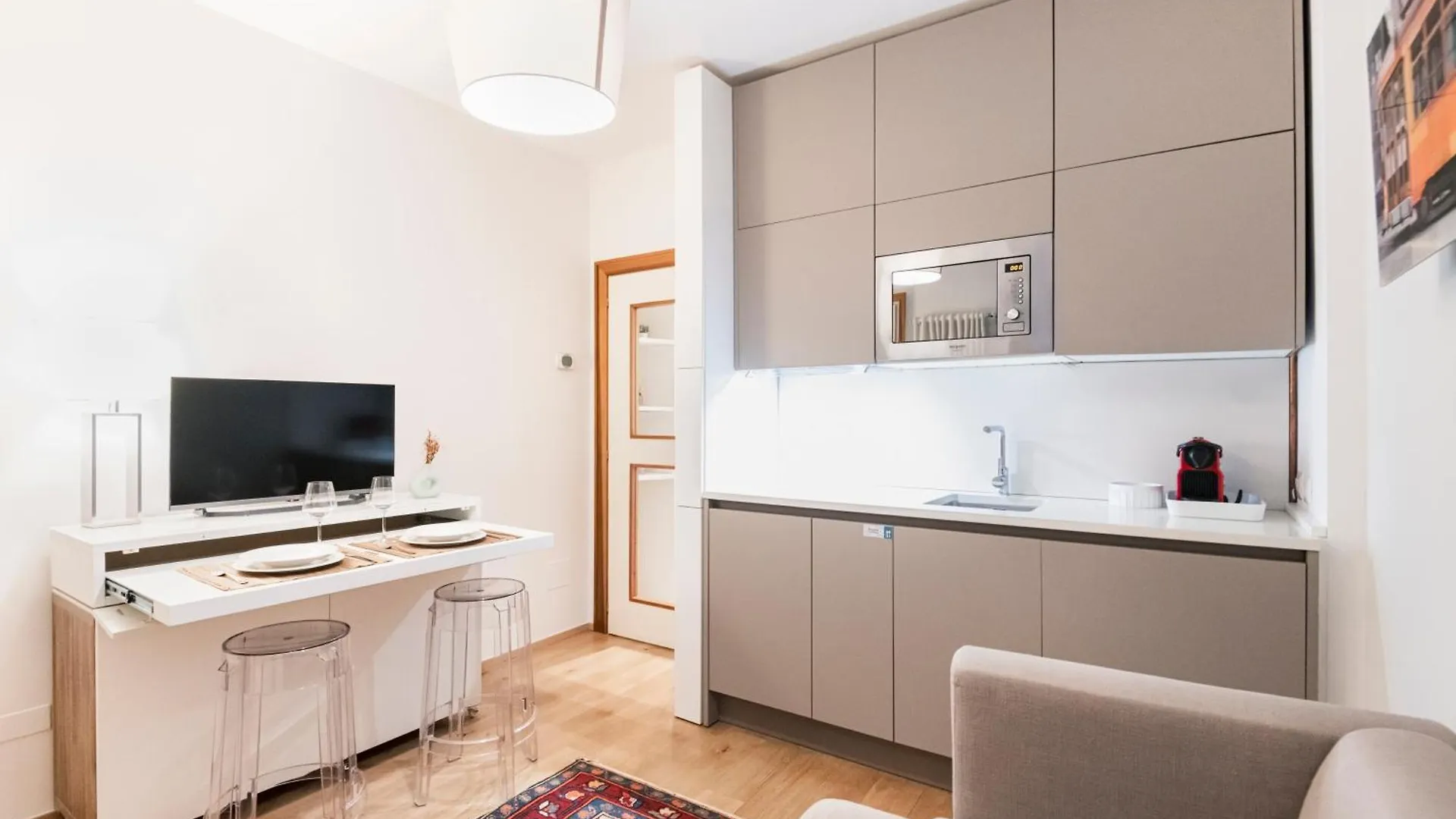 Cozy Flat At Colonne Di San Lorenzo By Easylife Milánó